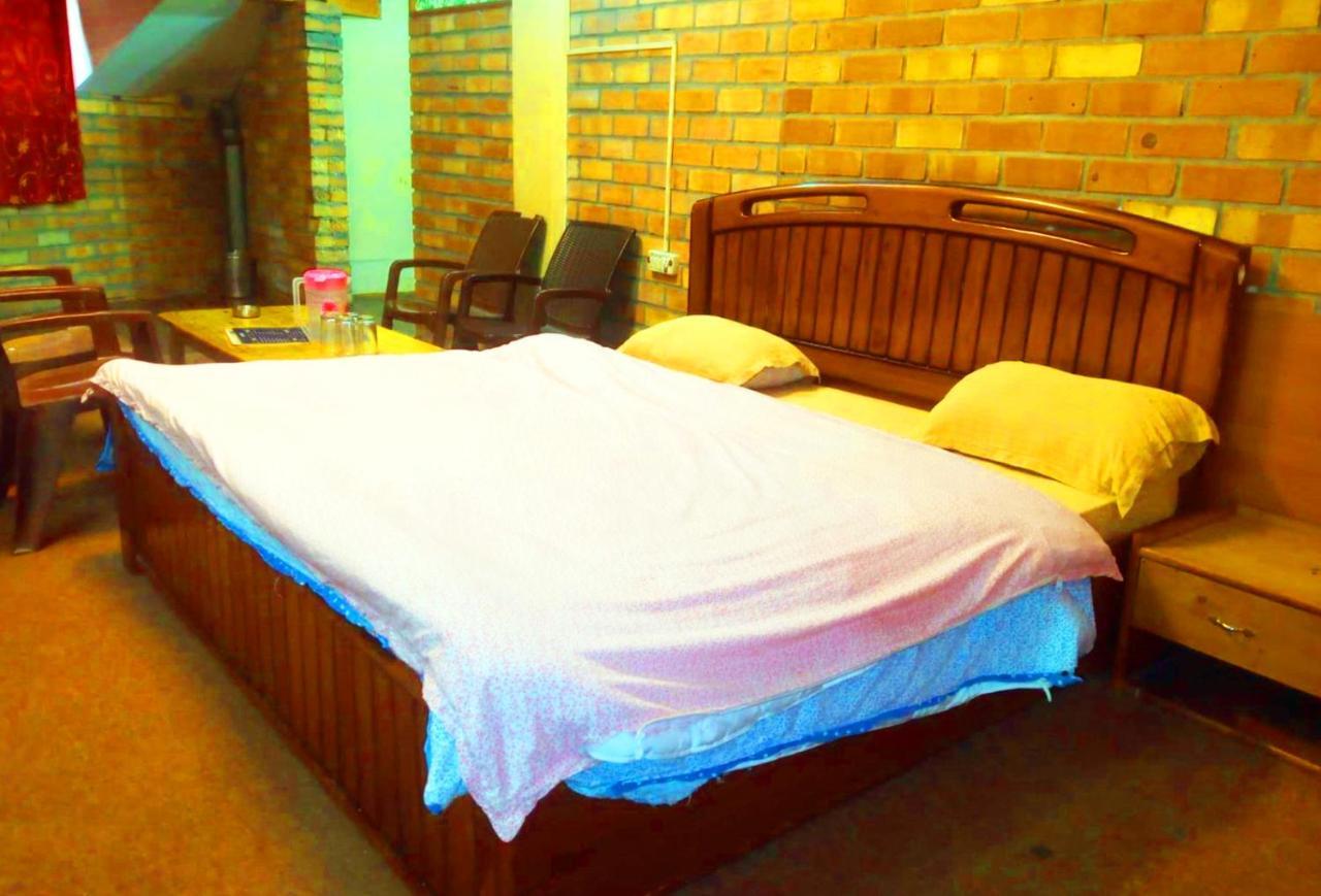 The Alpine Guest House Kasol Bagian luar foto