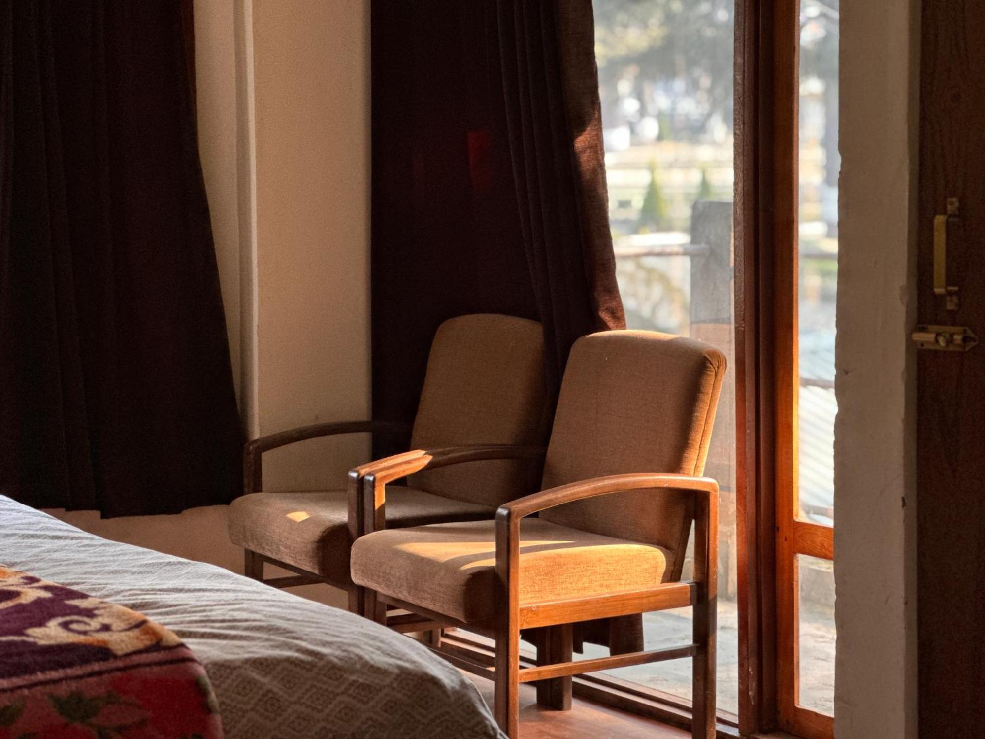 The Alpine Guest House Kasol Bagian luar foto